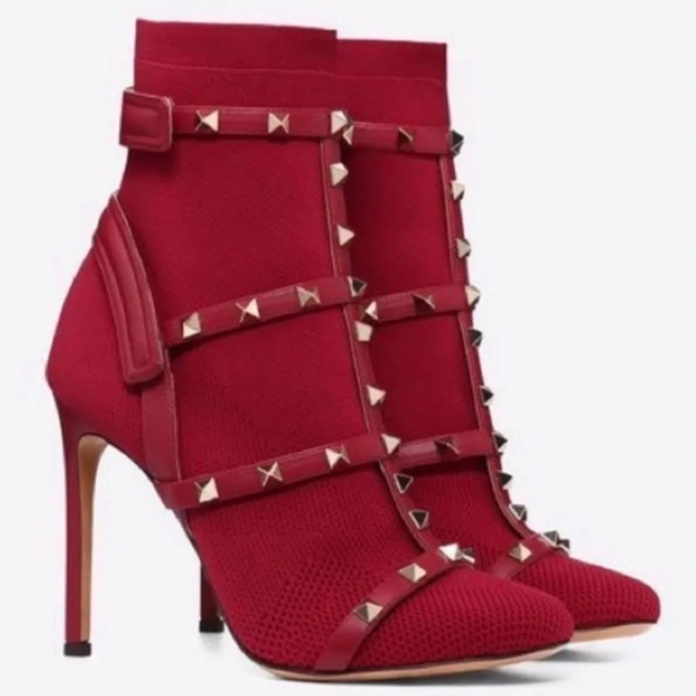 Valentino Garavani Rockstud Ankle Boots In Burgundy - Red - Garnet